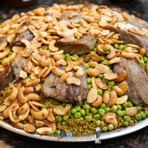 A plate of Mansaf, firik and lamb for 5 people